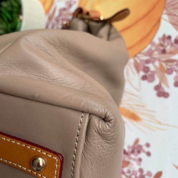 Dooney & Bourke taupe vacheta leather shoulder bag 15X15X6 inches - Picture 3 of 14